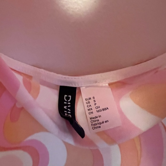 Groovy halter top - Picture 4 of 4